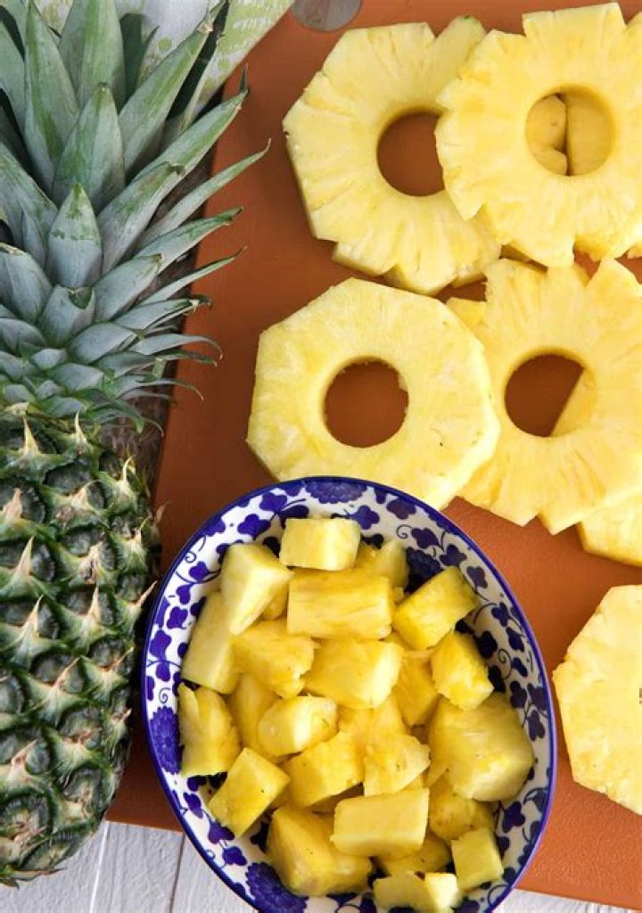 Are pineapple slices healthy?