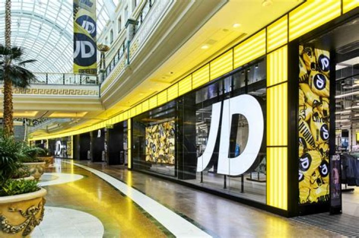 Can a 14 year old work at JD Sports?