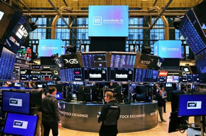 Does the New York Stock Exchange have a trading floor?