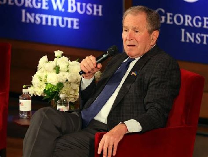 How did George W Bush get the nickname Dubya?