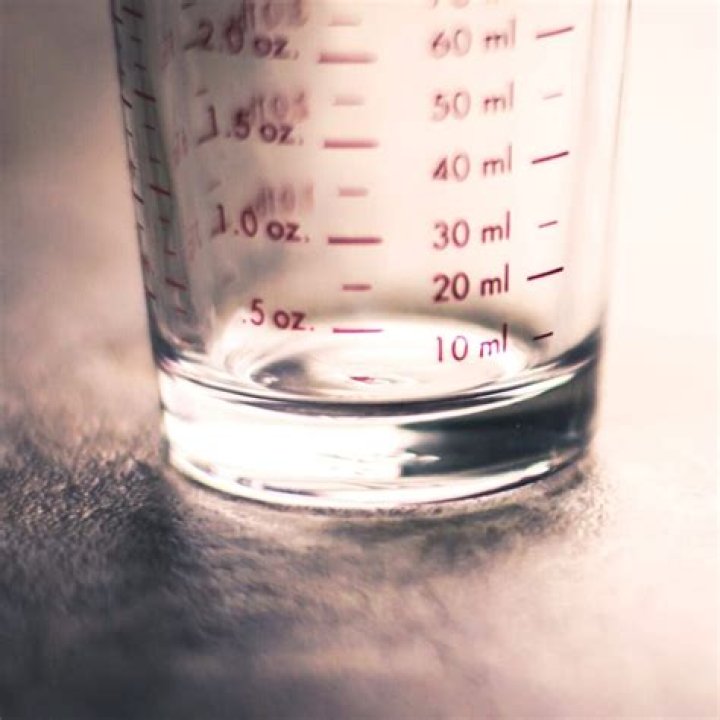 How many mL does it take to make 1 oz?