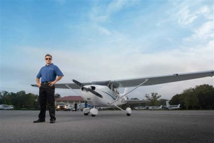 How much does a Delta chief pilot make?