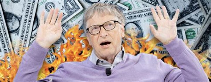 How much does Bill Gates make a day 2021?