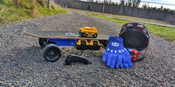How much does it cost to make your own skateboard?