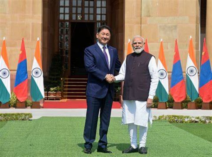 Is Australian Embassy working in India?