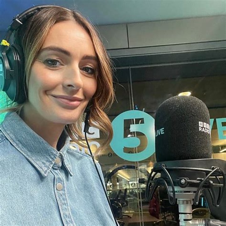 Is Radio 5 Live on FM?