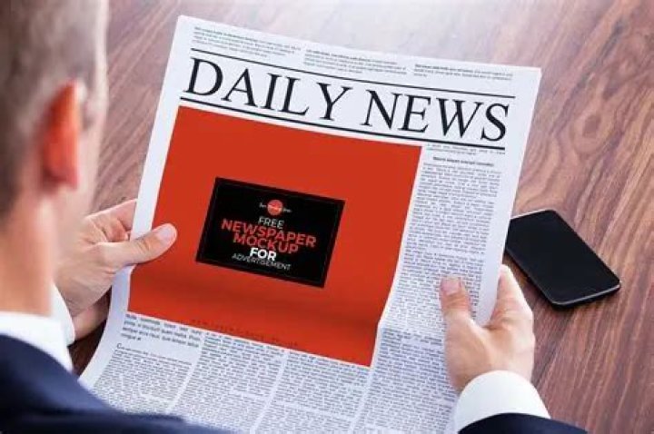 What are the disadvantages of newspaper advertising?