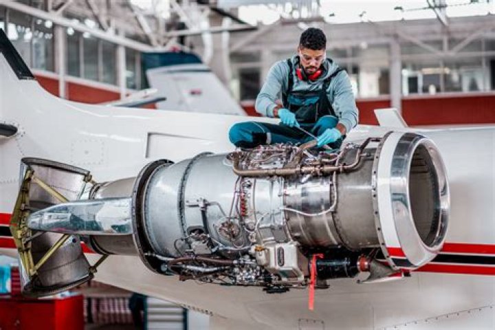 What can I do with aircraft maintenance diploma?