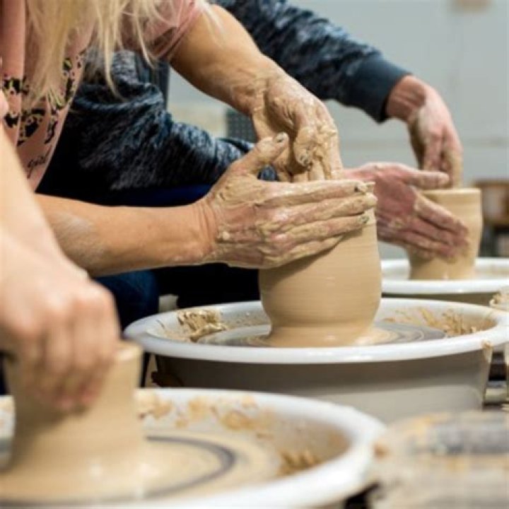 What is a pottery expert called?