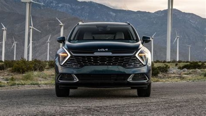 What is the longest range hybrid car?