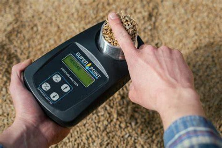 What is the standard moisture content of pellets?