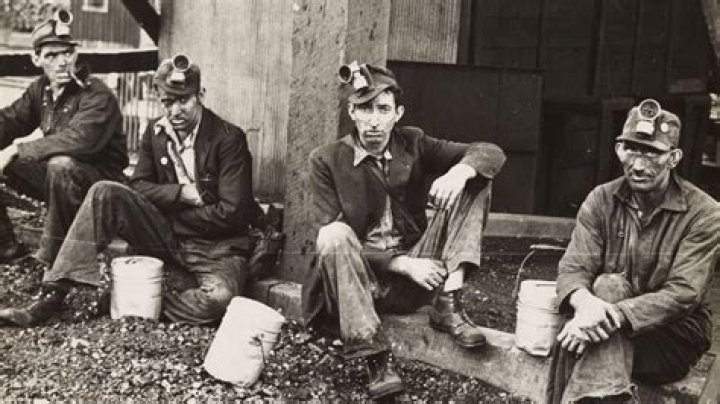 What were working conditions like for migrant workers in the 1930s?