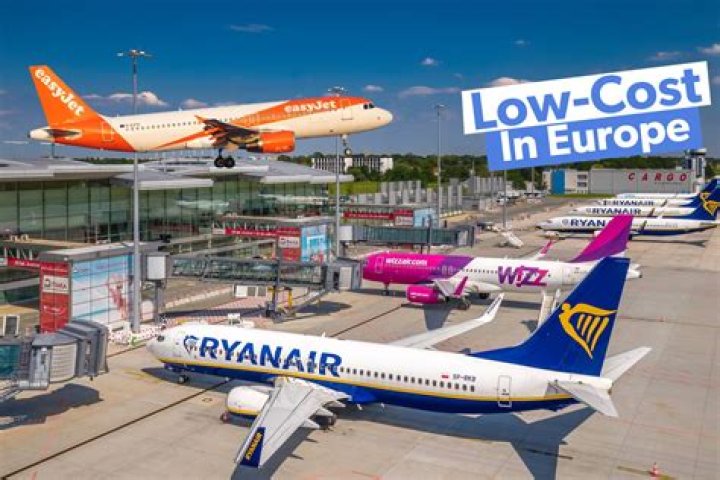 Which are the two main low cost airlines in the UK?